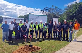 Palada inicial del nuevo quincho de la Cooperativa Ypacaraí.