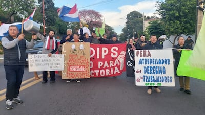 Sindicatos de la salud, la educación y gremios de trabajadores salieron a las calles para denunciar precariedad laboral, carestía y reformas perjudiciales