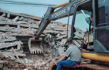 Derrumbe de edificio en Encarnación