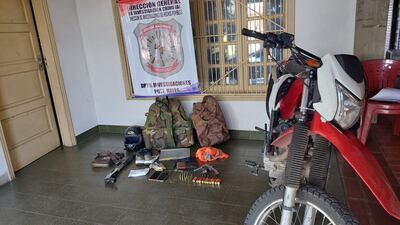 Las evidencias incautadas en el operativo en Remansito, que derivó en la muerte de un delincuente con frondosos antecedentes.