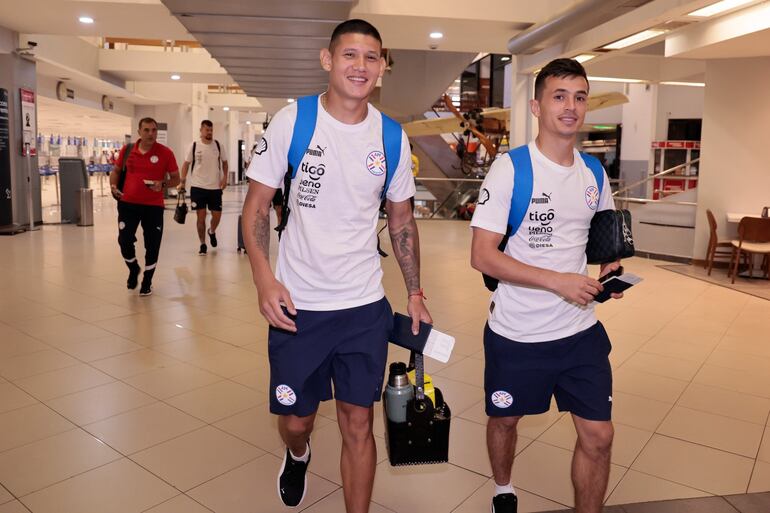 Juan Cáceres y Andrés Cubas, rumbo a Chile.