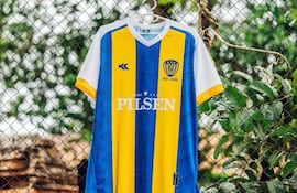 Pilsen aparece en el diseño de la camiseta especial de Luque.