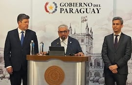 Isaías Ricardo Fretes asumió la presidencia del IPS y declaró su compromiso con el patriotismo en un evento formal.