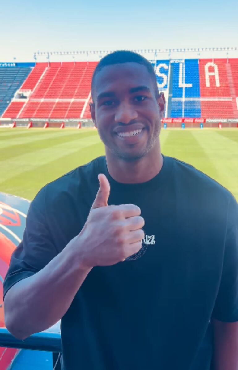 Jhohan Romaña, presentado en San Lorenzo.