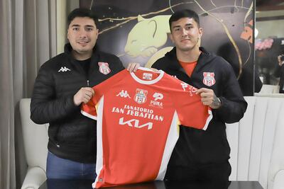 Julio Sebastián Aldama (izq.), gerente deportivo del General Caballero de Juan León Mallorquín, con Estifen Díaz Atienza, prometedor atacante que tuvo un buen primer semestre en filas del Sportivo Trinidense.