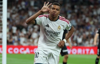 El francés Kylian Mbappe anotó tres goles en la victoria 4-1 del Real Madrid sobre la Real Sociedad.