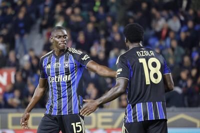 Idrissa Toure (i) anotó el gol de Pisa para vencer a Cremonese.
