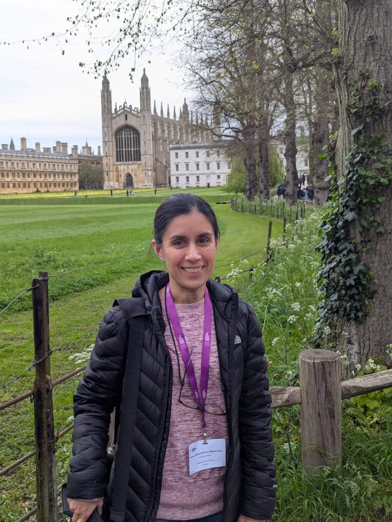 La doctora Fabiola Román, científica paraguaya que trabaja en la Universidad de Cambridge.