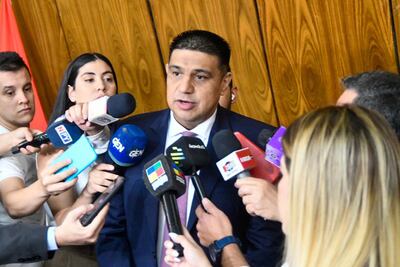 El vicepresidente de la Cámara Baja y aliado cartista, Hugo Meza dijo estar de acuerdo en analizar "caso por caso" el posible juicio político a ciertos ministros de Corte.