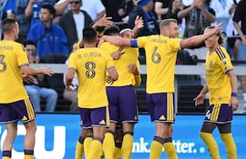 Braian Ojeda (8) festeja uno de los goles de Orlando City frente a San José por la Major League Soccer.