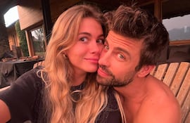 Los tortolitos Clara Chía y Gerard Piqué estuvieron por un juzgado en Barcelona.