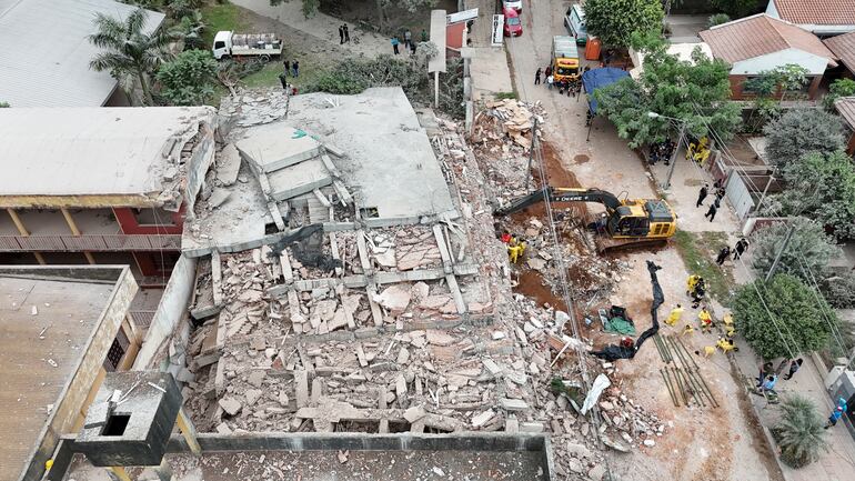 Derrumbe de edificio en Encarnacion. Abc tv 03 de abril de 2025