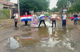 Manifestantes de Mariano Roque Alonso en uno de los denominados "Bachetour"
