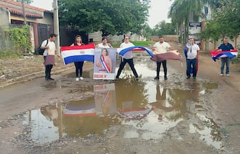 Manifestantes de Mariano Roque Alonso en uno de los denominados "Bachetour"