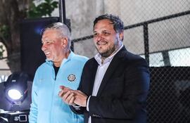 El entrenador Éver Hugo Almeida y el presidente de Olimpia Rodrigo "Coto" Nogués.