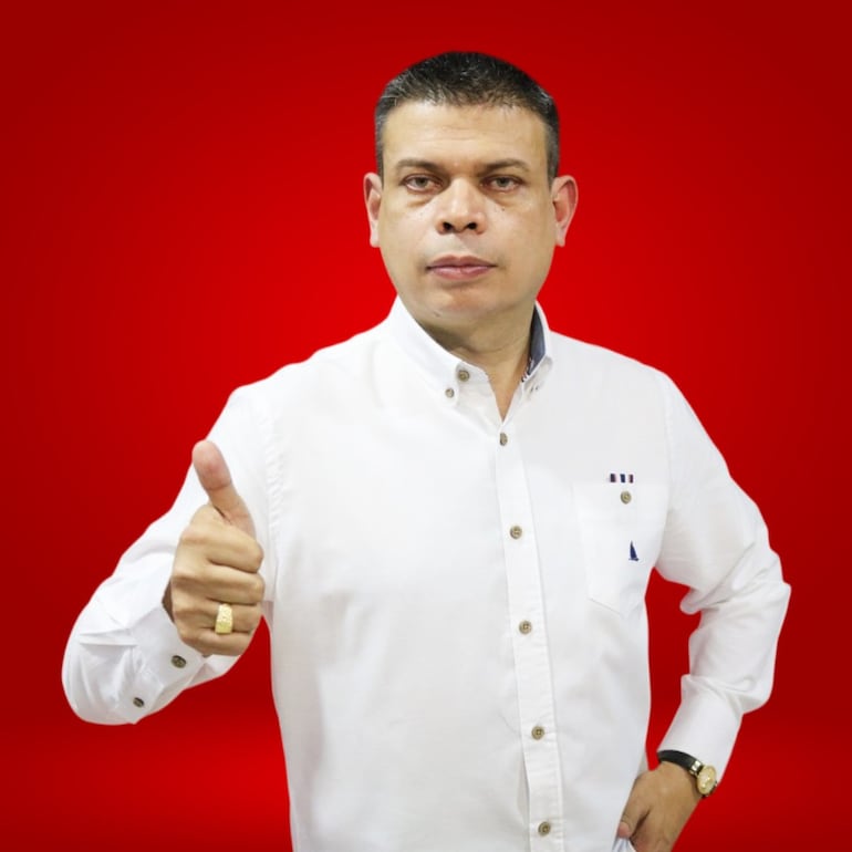 Carlos Salinas, precandidato a intendente.