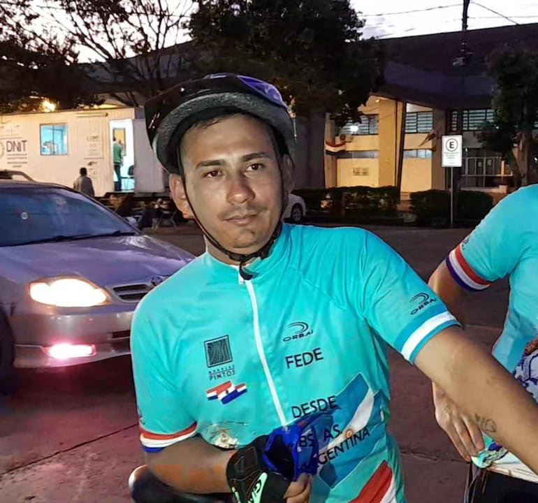 Ciclistas que viajan desde Buenos Aires a Caacupé pasaron por Encarnación