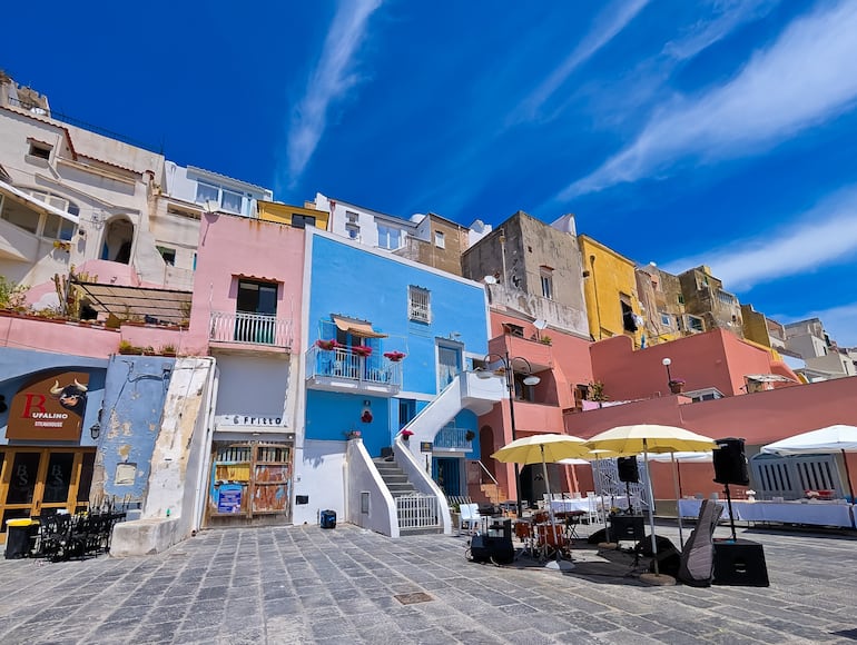 Marina di Corricella, Isla de Procida, Nápoles, Italia.