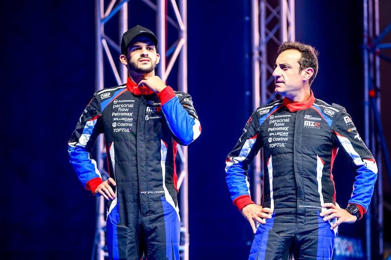 Fau Zaldívar (izquierda) y Marcelo der Ohannesian, en la previa del Rally Italia Sardegna 2025.