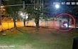 cámaras captaron violento robo de motocicleta a un conductor de plataforma