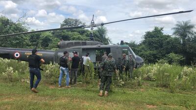 Un helicóptero acompaña a la comitiva que busca al Edelio.