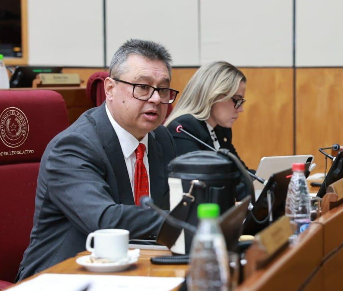 Leite defiende redireccionar G. 500.000 millones para medicamentos y cuestiona gastos plurianuales