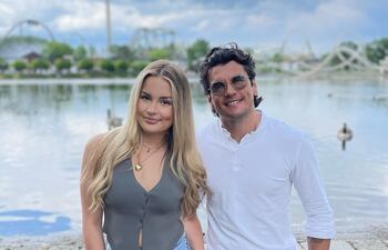 La cumpleañera Noemí con su orgulloso papá Nelson Haedo Valdez.