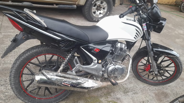 Motocicleta incautada.