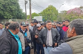 Pescadores de Ayolas dejan en cuarto intermedio movilización frente a la Entidad Binacional Yacyretá.