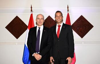 Alvaro Borghi, embajador de Suiza, y Santiago Llano, cónsul general honorario de Suiza en Asunción.