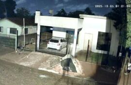 El hurto fue captado por el circuito cerrado de una vecina.