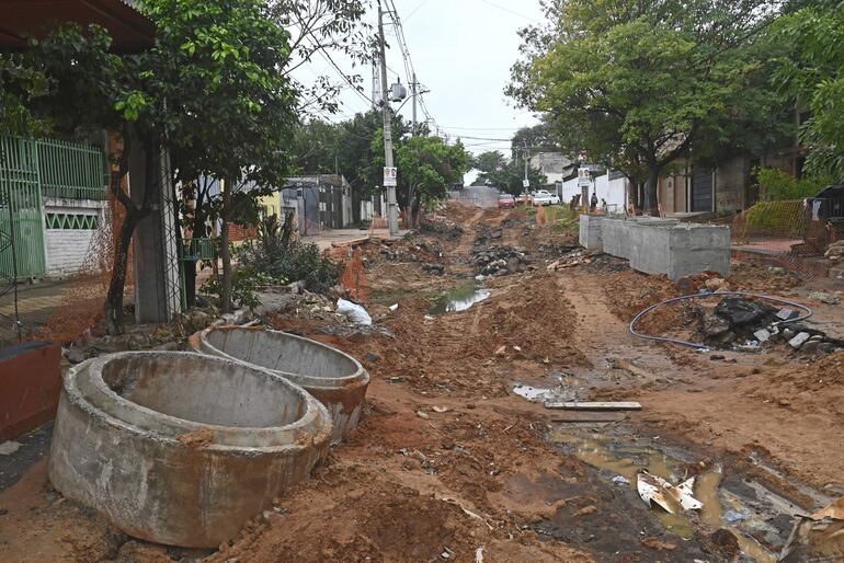 Se denota que aún faltan varios meses para terminar la obra.