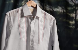 Camisas de ao po'i de Martel, edición limitada en honor a los "Héroes" de la patria.