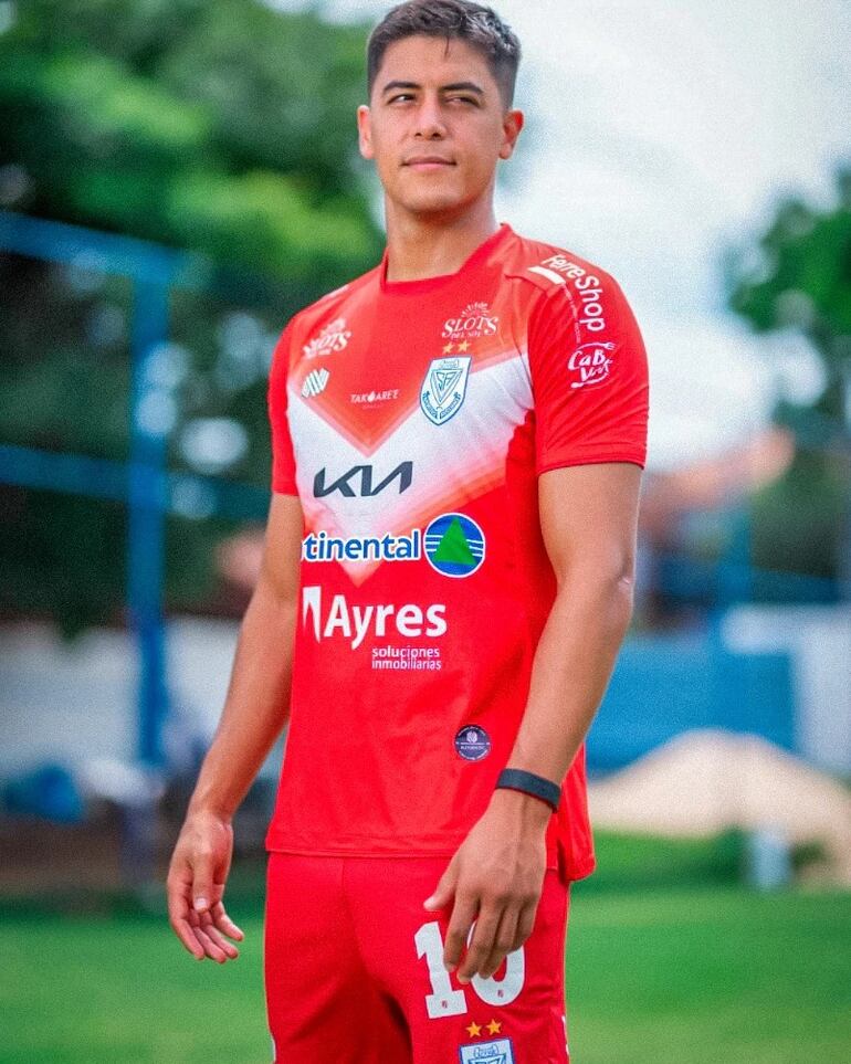 Camiseta del Sportivo Ameliano en homenaje al General Caballero de San Felipe.