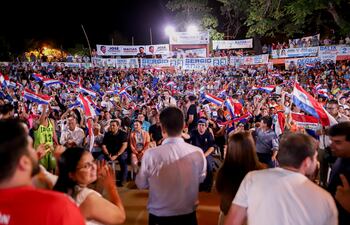 Efraín Alegre en el Anfiteatro Prisciliano Villalba del Parque de la Laguna de Itá.