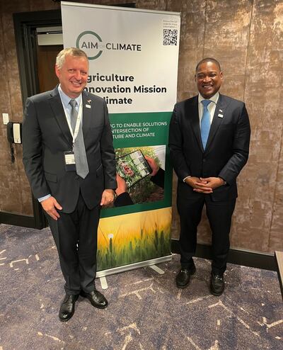 El Ministro de Agricultura y Ganadería, Santiago Bertoni y el Administrador del Servicio Exterior Agrícola del Departamento de Agricultura de los EE.UU. (USDA por sus siglas en Ingles), Daniel Whitley, en Washington.