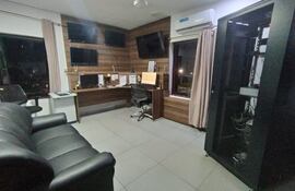 La descarga atmosférica afectó a la totalidad de los equipos.