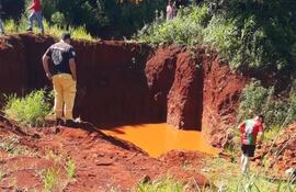 El estanque donde cayó el adolescente habría acumulado gran cantidad de agua tras la última lluvia.