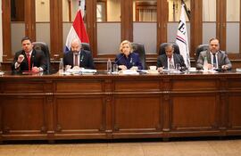 Miembros Alejandro Aguilera, Enrique Berni, Alicia Pucheta, Manuel Ramírez Candia y Mario Varela, participaron de la sesión del Jurado de Enjuiciamiento de Magistrados, de forma presencial.