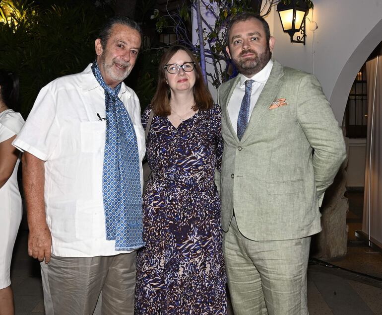 Marcello Fondi, embajador de Italia, Danielle Dunne, embajadora de Reino Unido y Jack Lightley.