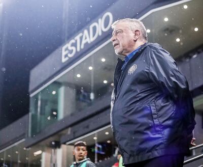 Éver Hugo Almeida Almada, director técnico de Olimpia, nacido  el 1 de julio de 1948.