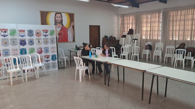 Momento en que una postulante sordomuda es evaluada en el concurso docente.