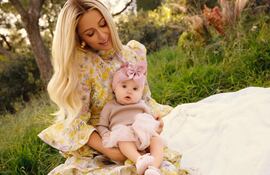 Paris Hilton con su dulce hija llamada London Marilyn.