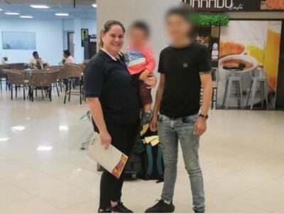 Hijo de paraguay en Chile, a su arribo a nuestro país en compañía de su tío y la representante del Ministerio de la Niñez.