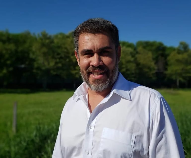El intendente de Municipalidad de Arroyos y Esteros, José Filippi Vera (ANR), busca su reelección en las elecciones municipales de 2026.