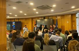 Para superar estos factores que limitan el avance hacia una mayor prosperidad, necesitamos generar mano de obra calificada y empleo formal para todos los niveles, formalizar y consolidar mipymes con futuro, buscar alternativas de
inclusión financiera y repensar el sistema de protección social.