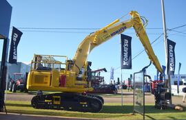 Otra máquina diseñada por Komatsu para el trabajo forestal.