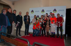 La gente del stud 8 Años celebró la victoria de sus potrillos Big Mac y Show Emotion, ambos son crías del Haras J.C.