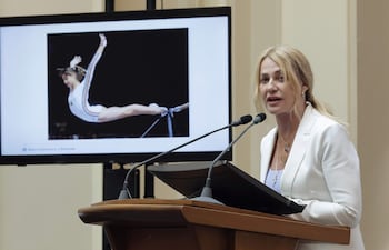 Nadia Comaneci, primera gimnasta del mundo en lograr una puntuación perfecta de 10 en los Juegos Olímpicos.