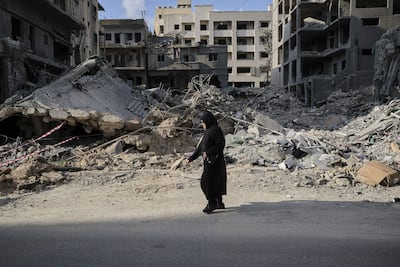 Tras meses de desplazamientos e incertidumbre, los habitantes de la ciudad costera libanesa de Tiro comienzan a regresar este lunes a sus hogares y negocios, que muchos encuentran dañados por ataques israelíes, tras pasar más de 24 horas sin nuevos bombardeos y con una sensación de que la calma sigue siendo frágil.